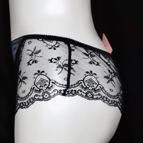 AJOUR LACE SHORTS - Picture 4 of 7